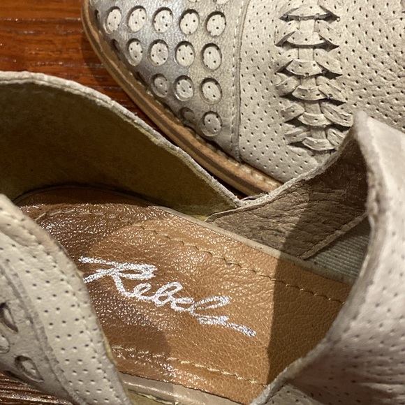 Rebels shoes ladies size 7.5 ! - Picture 7 of 12